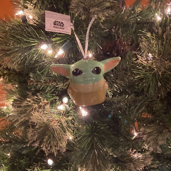Hallmark Star Wars Baby Yoda Ornament - Picture 3 of 5